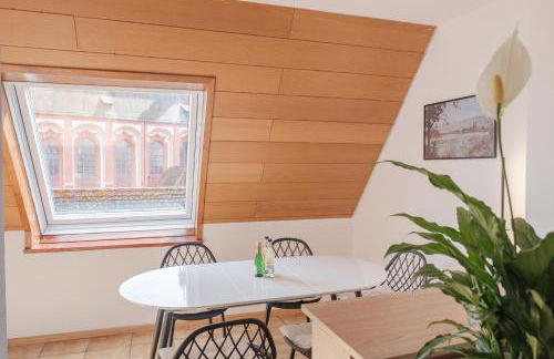 NEU Deluxe Suite Münsterblick, Maisonette, Kingsize Bett, Küche, Netflix, Aussicht, E-Kamin - Foto 36