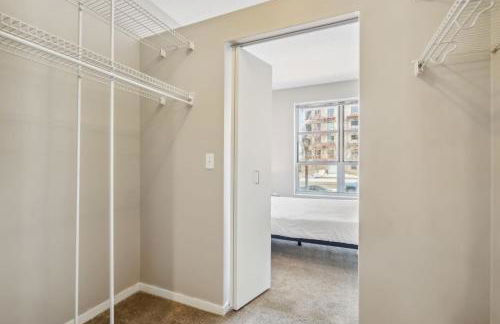 CozySuites Mill District with pool, gym #01 - Foto 9