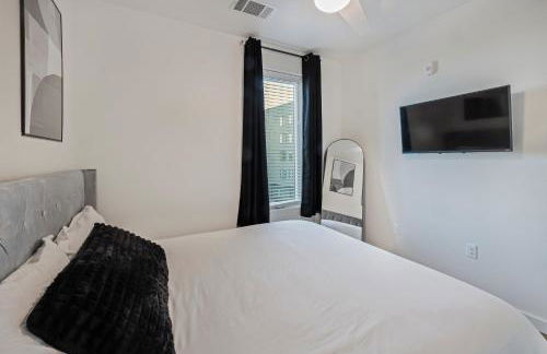 New Downtown Luxury APT ' 2 King Beds, Free Parking, Fast Wi-Fi & Gym Access! - Foto 15