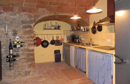 BAIX EMPORDÀ. Increíble casa en pueblo medieval - Foto 12