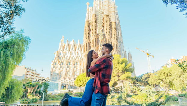 Sagrada Familia Private Photo Shoot - Photo 4, You'll get unforgettable memories of Barcelona!
