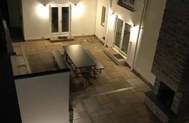 Priory House; sleeps 6-20 - Foto 6