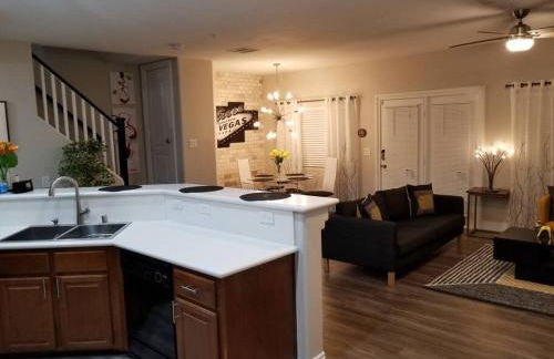 A - Fully remodeled and professionally decorated - Foto 16