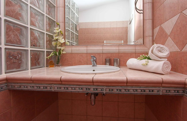 Holiday home Lola, sea on a palm! HEATED POOL - Photo 121