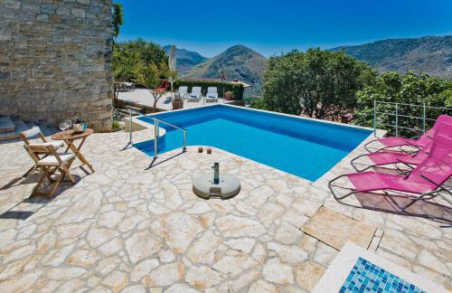 Villa Don Dan, Private Pool, Sea Views Near Split - Photo 5