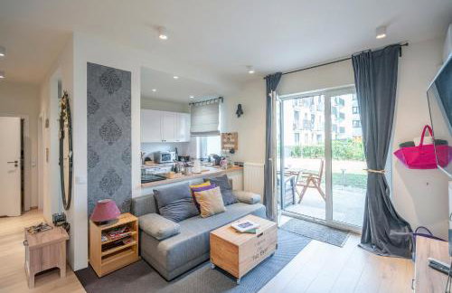 Elegant apartment with private garden, AC and garage, near airport - Foto 1