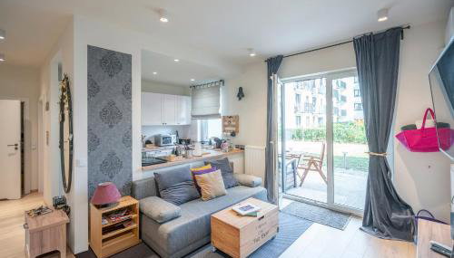 Elegant apartment with private garden, AC and garage, near airport - Foto 1, Garden view