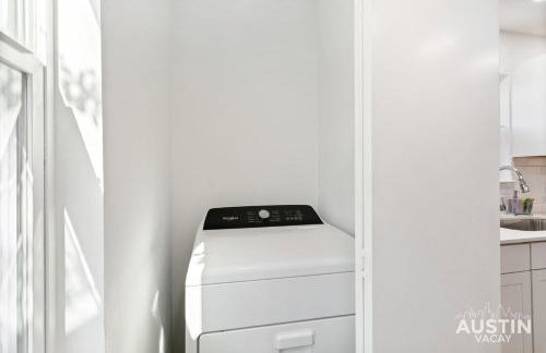 Near BBQ, Coffee More in Brentwood Pet-Friendly 2BR 1BA Condo By Austin Vacay - Foto 17