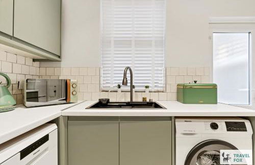 Liz's 4 Bed House: Close to the Motor Point Arena - Foto 25