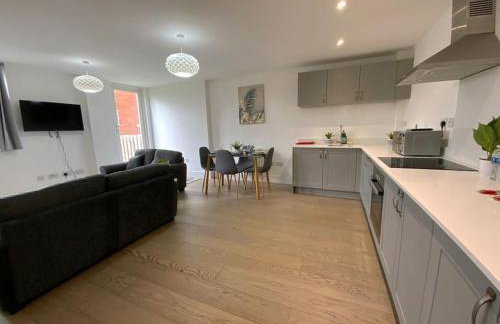 Modern 1 bedroom serviced apartment with garden - Foto 10