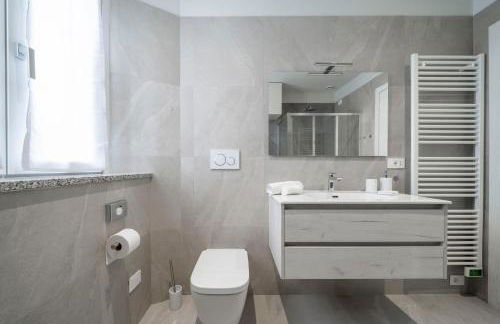 Front Lake Como - 3 Bedrms with AC, Free Parking and Wifi - Foto 23