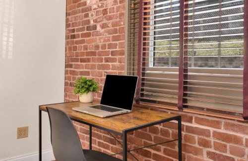 Jennifer's Historic Riverfront Loft Private Patio - Photo 17