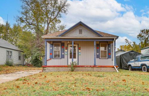 2 Mi to Dtwn Salina Home with Deck and Yard - Foto 3