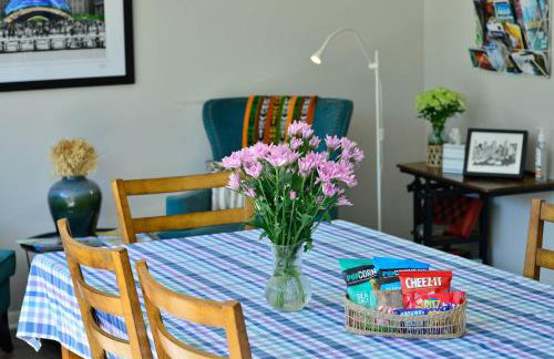 Northside FAMLYNEST Lincoln Sq 4BR 2BA 2P Rare find - Photo 32