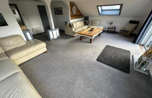 Self Catering Spacious open plan 3 bed apartment with sea views - Foto 4
