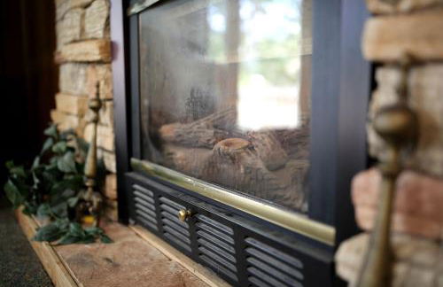 Rustic Family Cabin Rental with a Fire Pit near Wisconsin Dells - Foto 18