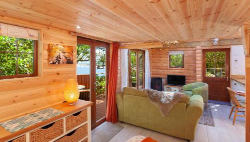 Porthole Log Cabin - Photo 5