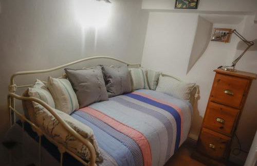 The Old Scullery - Photo 27