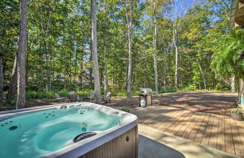 Stunning Cabin Getaway with Private Hot Tub! - Foto 28