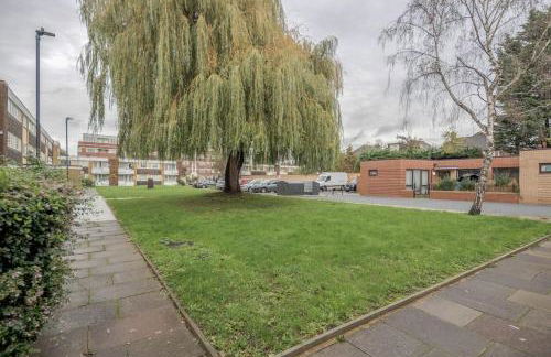 Lovely 2-Bedroom Condo With Balcony and Park View - Foto 14