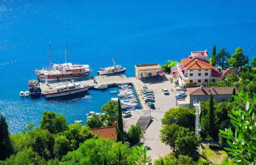 Villa Mirakul, new modern villa with swimming pool, close to the beach, children playroom, quiet area- by TRAVELER tourist agency Krk - ID 2680 - Foto 16