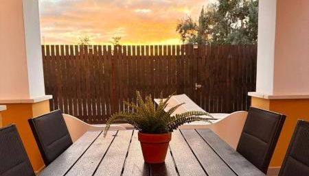 Villa Alegre, Mar Menor Golf - 2 beds - 2 baths - private heated pool - solarium - family friendly - Foto 5