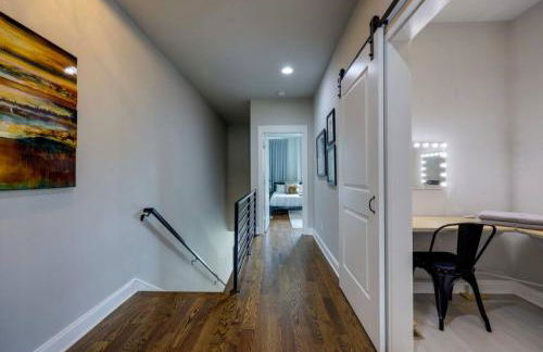 WeHo Nashville Home, Geodis Park, Mini-Golf, Arcade, 10min to Downtown! Sleeps 10! - Foto 47