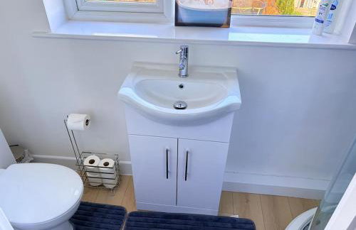 4 bed detached house with free parking on the driveway - Foto 19