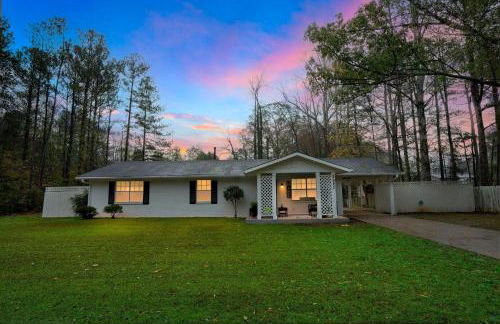 Family-Friendly 3BR Oasis in Powder Springs home - Foto 1