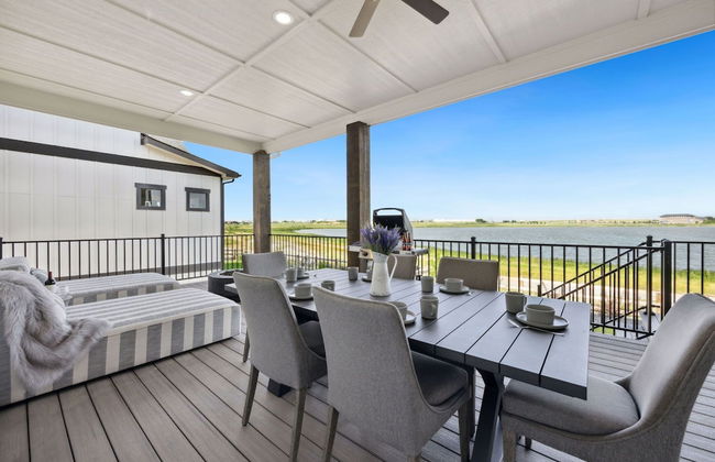 Upscale Waterfront Estate With Mountain Sunset Views - Foto 37