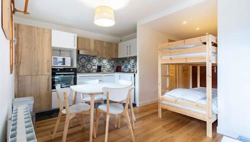 Very Bright Cocoon With Balcony Near The Slopes - Photo 3