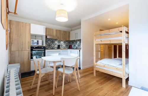 Very Bright Cocoon With Balcony Near The Slopes - Photo 3