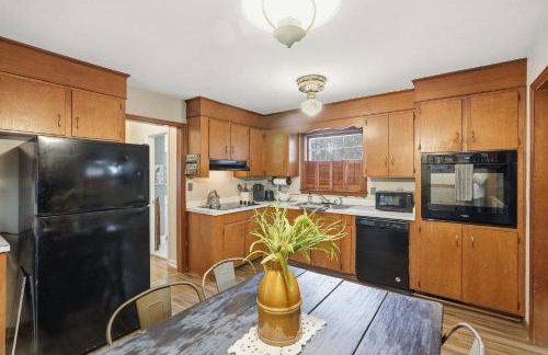 5BR Woodland Retreat on 7 Acres with a Pond - Photo 30