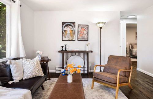 Vintage Charm 3BR Home w Yard Pets Welcome - Foto 11