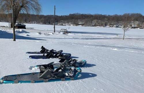 Modern SW Michigan Lakefront Home with Fireplace - Foto 64