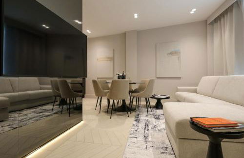 Spacious & Luxurious - Fully Renovated & Equipped 2BR Suite - Historical Centre - Photo 10