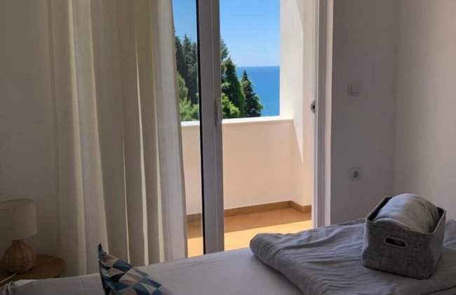 Penthouse Apartment With Panoramic Views - Photo 2