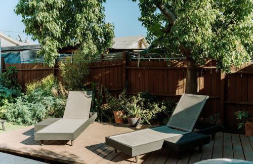Serene Silver Lake 1 bedroom 1 bathroom Back house With Private Backyard - Photo 24