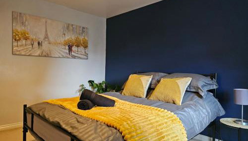 2 bedroom spacious flat - Photo 1