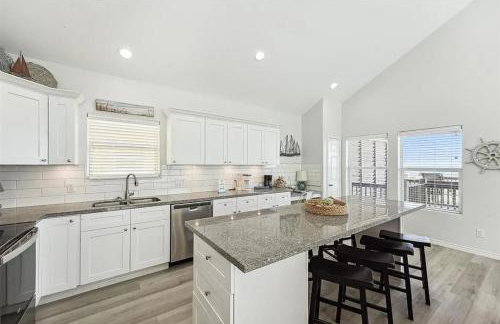 Beachfront Views with 3 bedrooms and 2 bathrooms - Foto 30