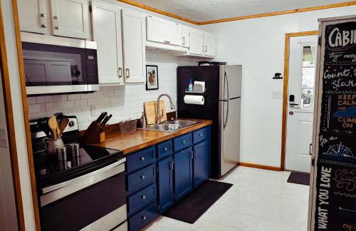 Trailseeker Cabin w King Bed Hot Tub at Red River Gorge Natural Bridge - Foto 11