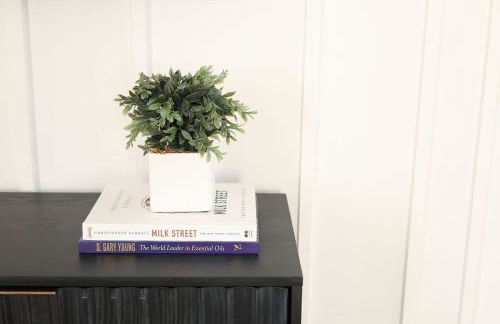 Excellence by Urooms Apartments Near NYC and Newark Airport with Parking - Foto 77