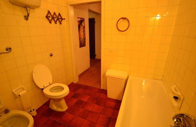 Holiday Home With Shared Pool - Photo 17