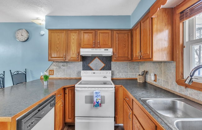 Lovely PET FRIENDLY three bedroom in desirable Urbandale Location! 3 Home by RedAwning - Foto 12