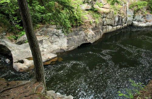 Gorgeous Safari Tent Rental Ideal for Glamping in Upstate New York - Photo 10