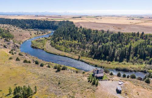 Lindas Perch by KABINO On Bank of Henrys Fork Mtn Views Fishing 6 acres Snake River WIFI - Foto 44