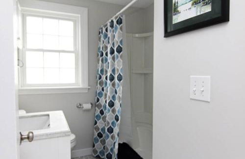 NEW 2BR Apartment near Lake Winnipesaukee - Photo 8