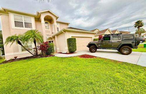 Luxury Village 4BR Pool Home near Disney Parks - Foto 1