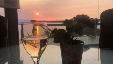 Romantic Spacious Suite with Salish Sea & Mountain Views at Seattle Luxury Estate - Foto 2