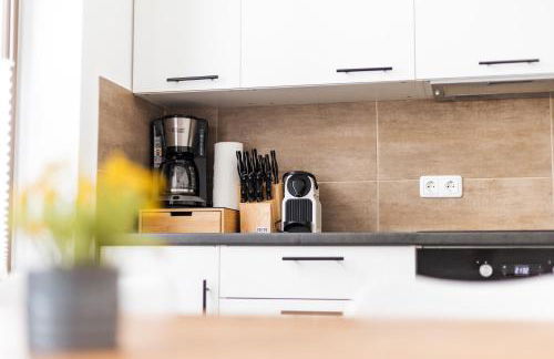 Apartments am Neuen Theater - Parkplatz nach Verfügbarkeit - Altstadt - Küche - Wifi - Powered by Ko-Living - Foto 13